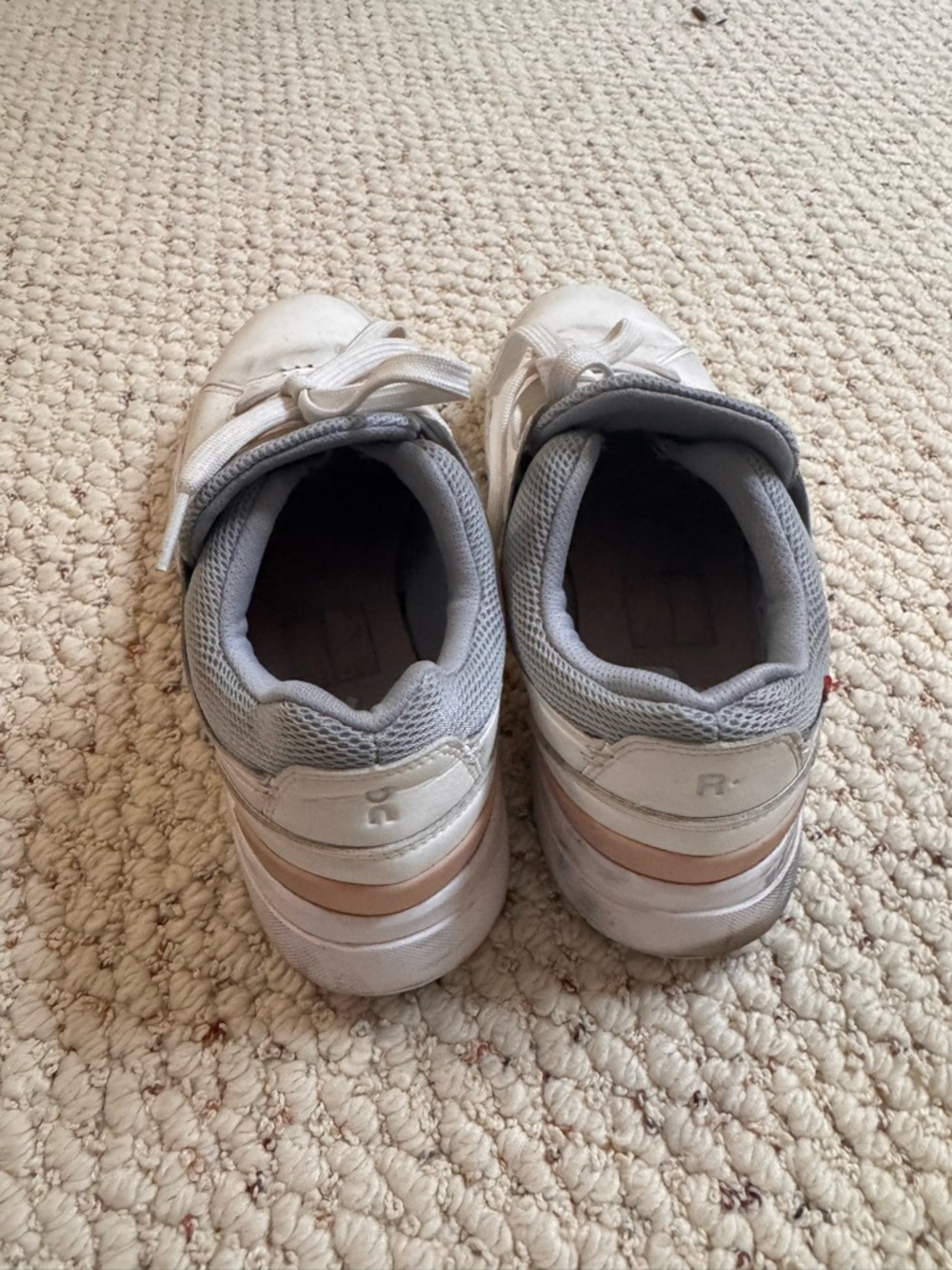 On Running On Cloud The Roger Advantage White Sneakers with Gray Accents - Picture 4 of 5